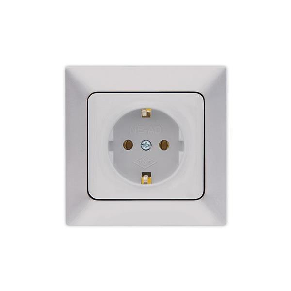 EARTHED SOCKET OUTLET SILVER