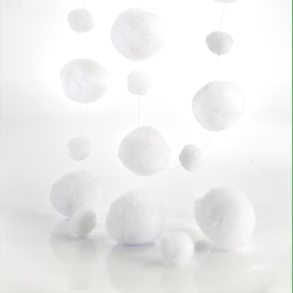 GARLAND WITH SNOWBALLS