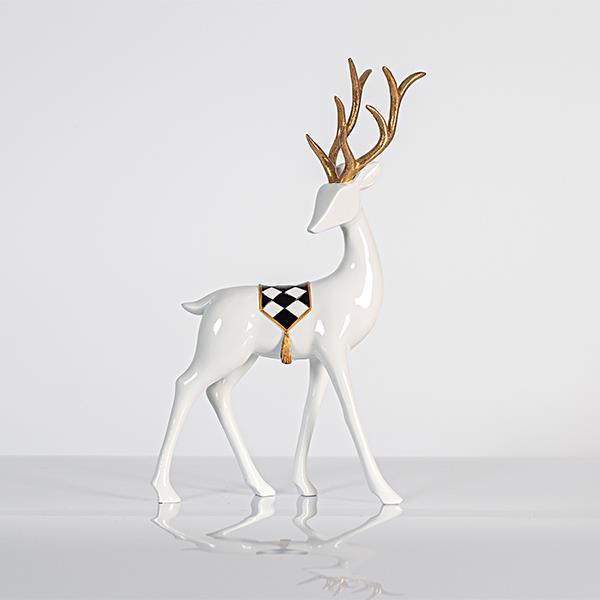 WHITE REINDEER